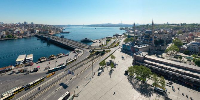 Ramazan Bayramında korona sessizliği çöktü: Eminönü Meydanı ve çevresi boş kaldı