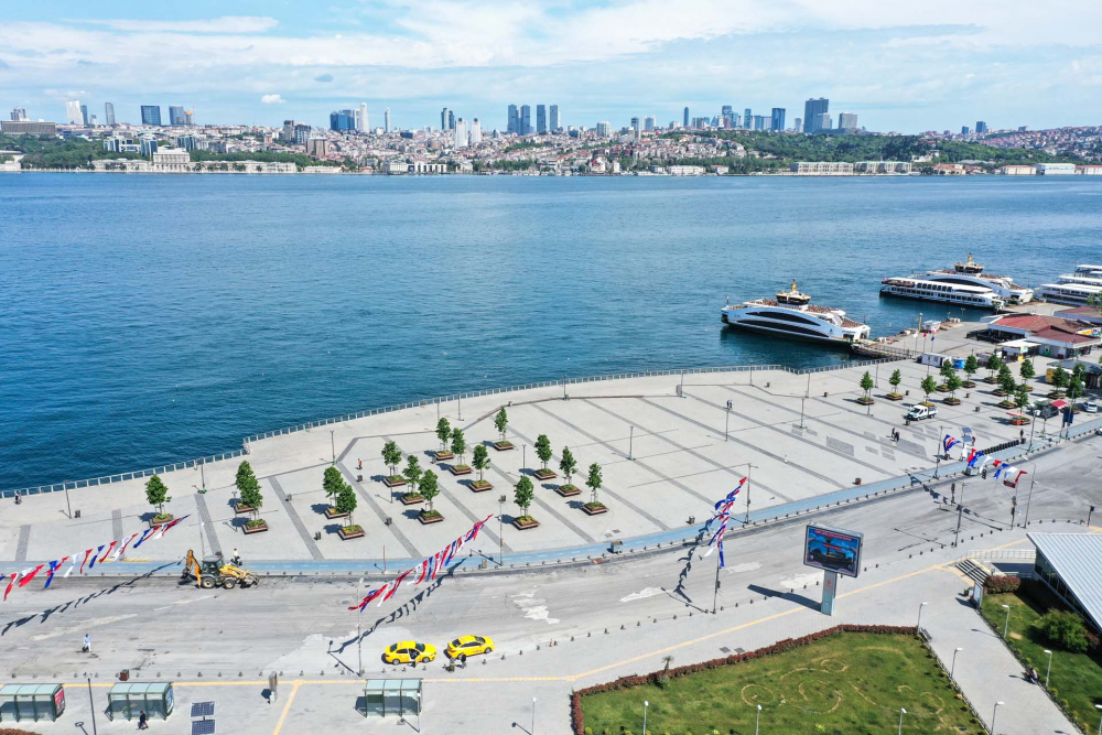 İstanbul'da tam kapanmanın son günü!  Üsküdar Meydanı ve çevresi boş kaldı 2