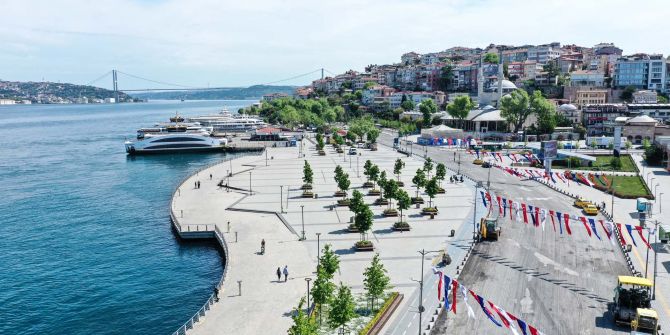 İstanbul'da tam kapanmanın son günü!  Üsküdar Meydanı ve çevresi boş kaldı