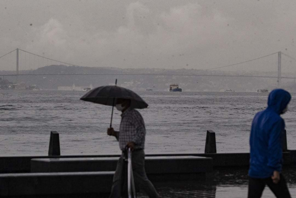 Uzmanlardan uyarılar üst üste geliyor: Marmara'ya sarı kodlu uyarı! Sıcaklıklar düşecek, gök gürültülü yağmur geliyor! 1