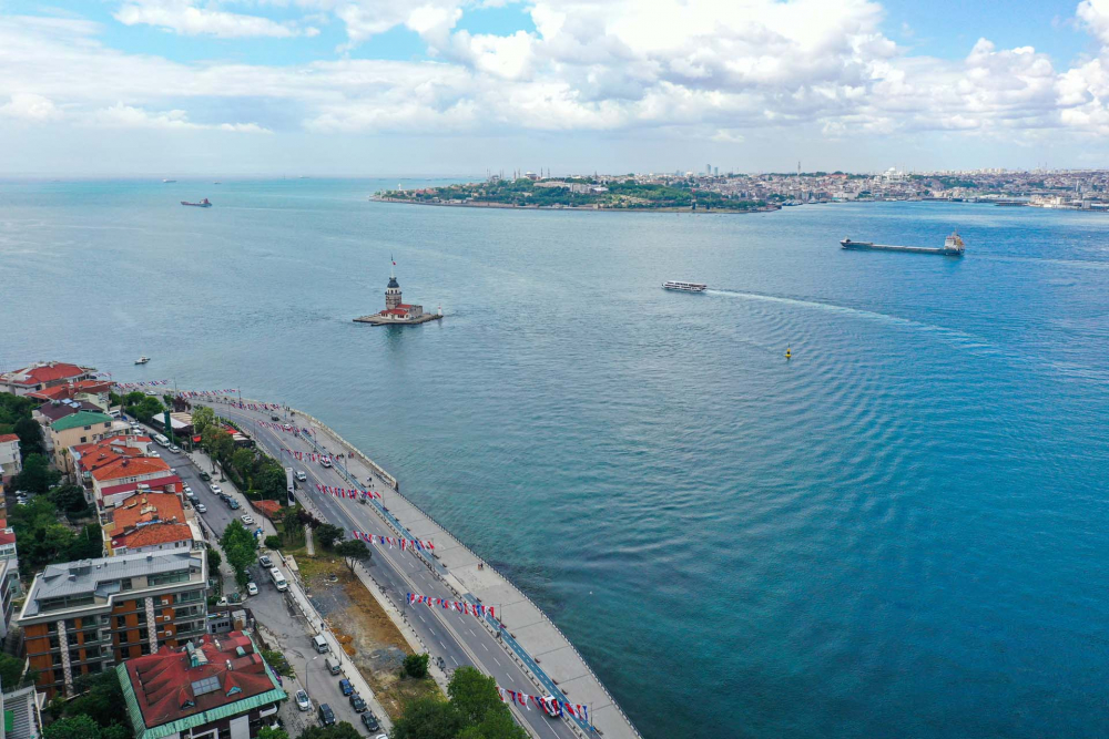 Sokağa çıkma kısıtlamasında Kadıköy Meydanına sessizlik çöktü! 12