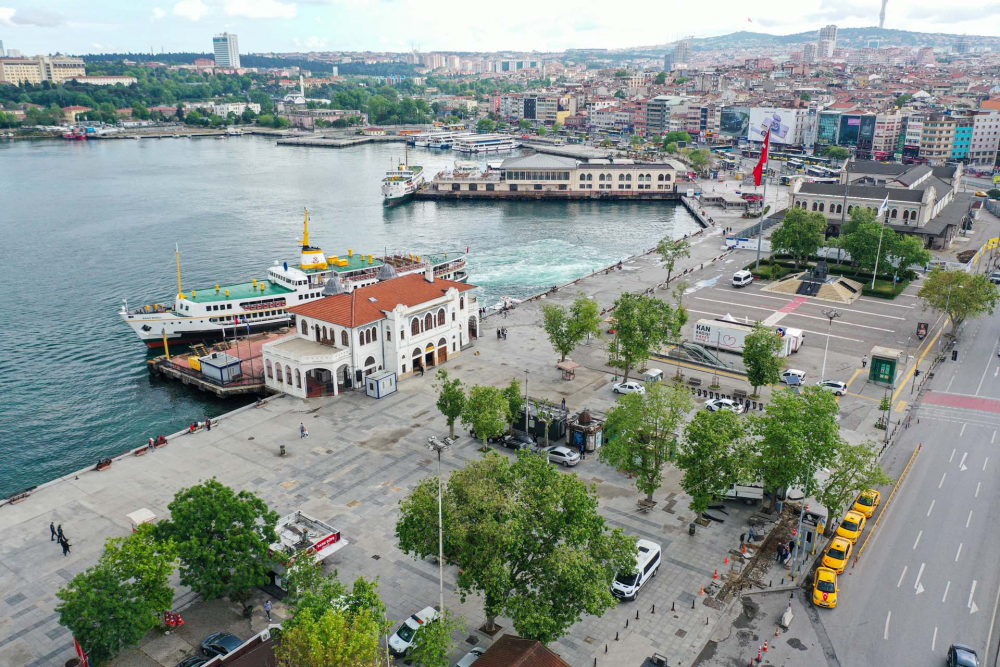 Sokağa çıkma kısıtlamasında Kadıköy Meydanına sessizlik çöktü! 6