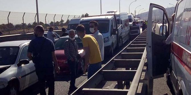 Malatya'da zincirleme trafik kazası! Ortalık savaş alanına döndü: 21 yaralı