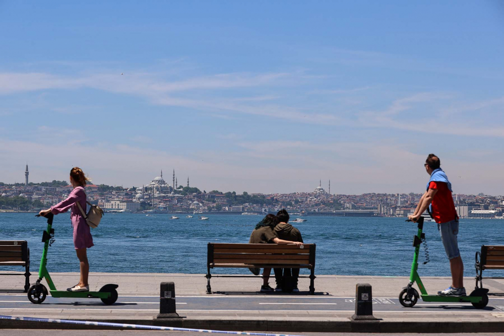 Hafta sonu sokağa çıkma yasağı kalkıyor! Kafe ve restoranlar açılıyor 9