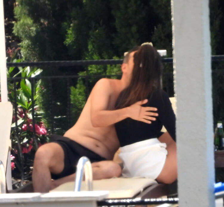 Demet Özdemir ve Oğuzhan Koç'tan tatil fotoğraflarına sert tepki: Orası otel değil ev! 7