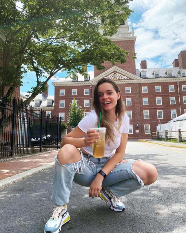 Ece Hakim müjdeli haberi duyurdu: Harvard'dan mezun oldu! 7