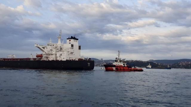 Ham petrol taşıyan tanker kıyıya sürüklendi! Boğaz, çift yönlü olarak gemi trafiğine kapatıldı 6