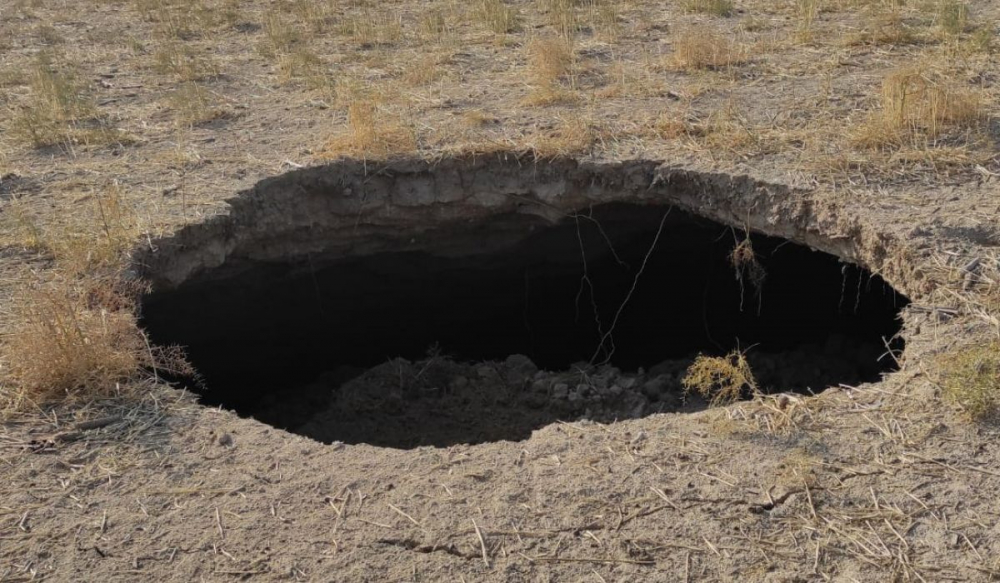 Bakmak bile cesaret ister! Konya'da 65 metre derinliğinde obruk oluştu 3