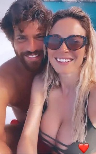 Can Yaman ve Diletta Leotta aşkı dolu dizgin devam ediyor! İkili Capri'de tatilde! 5