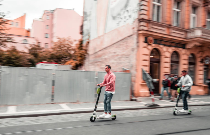 Elektrikli scooter düzenlemesi UKOME'de oy birliğiyle kabul edildi: 15 yaşını doldurmayanlar kullanamayacak! 16