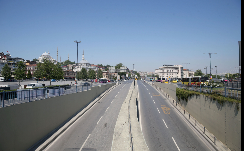 Dün insan kaynıyordu, bugün kimse yok! İşte sokağa çıkma kısıtlamasında İstanbul'dan fotoğraflar 12