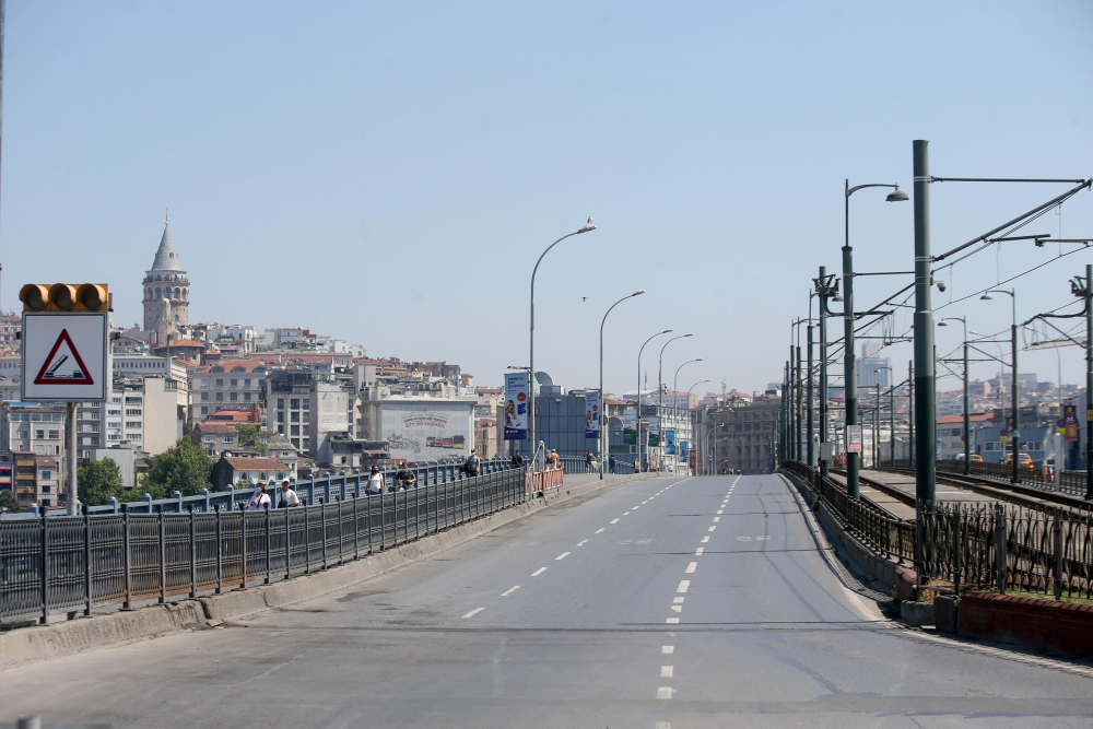 Dün insan kaynıyordu, bugün kimse yok! İşte sokağa çıkma kısıtlamasında İstanbul'dan fotoğraflar 13