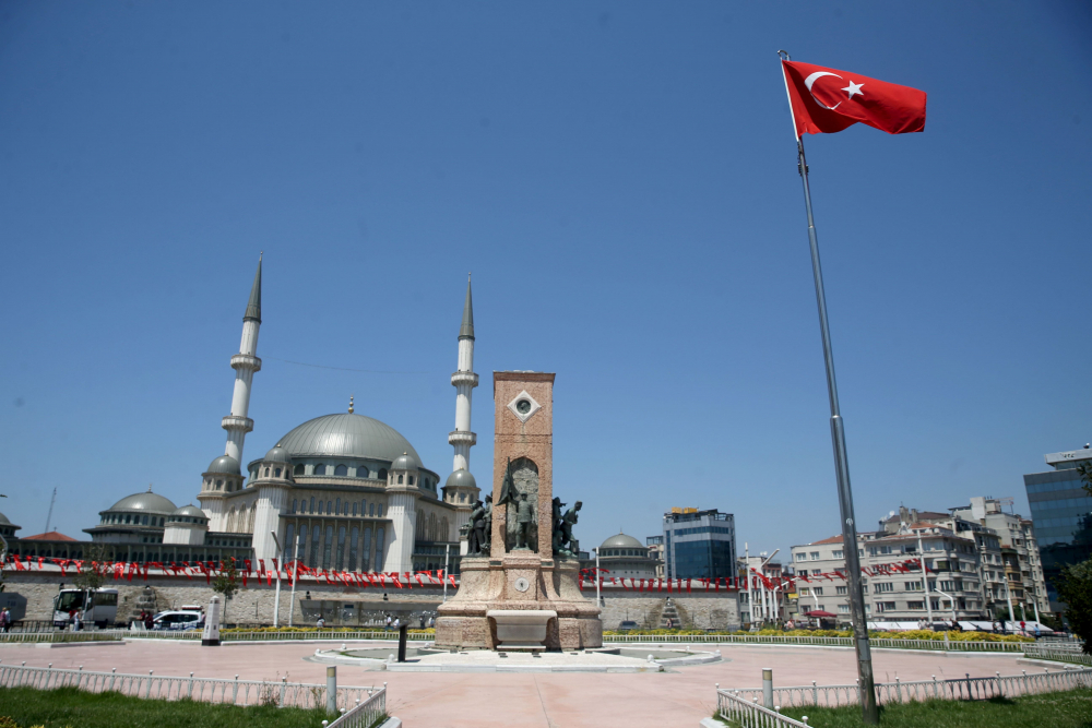 Dün insan kaynıyordu, bugün kimse yok! İşte sokağa çıkma kısıtlamasında İstanbul'dan fotoğraflar 15