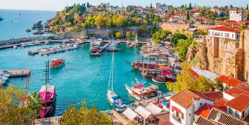 Antalya'nın Kaş ilçesinde yüksek kesimlere kar yağdı 5