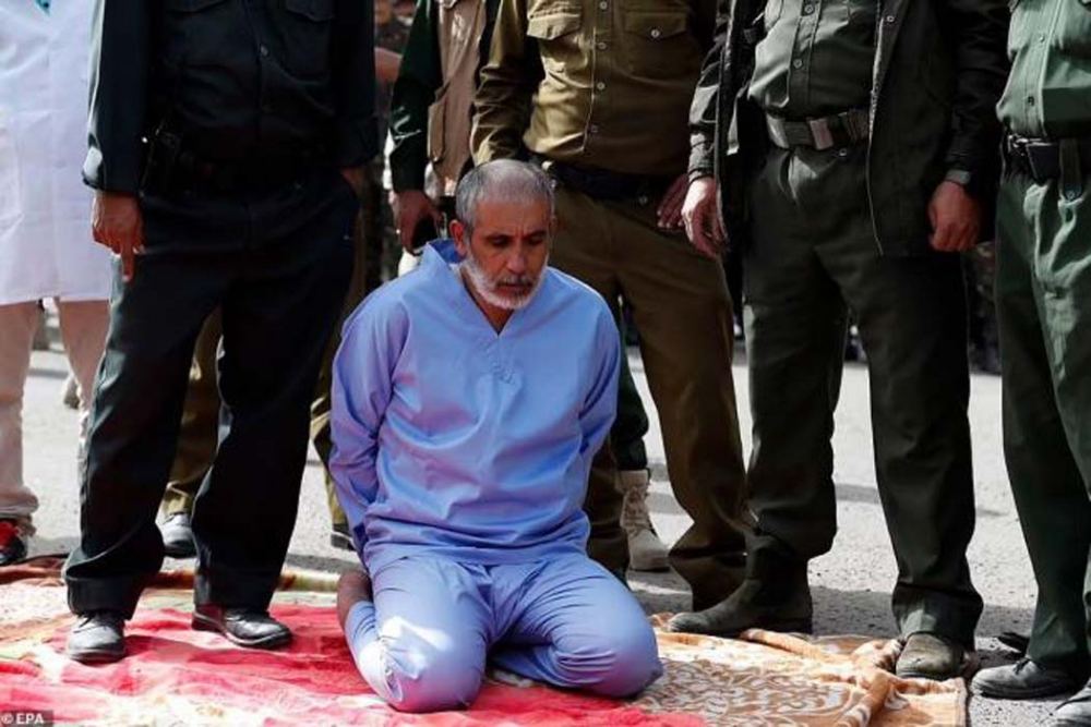 Kimi kızlarını boğmuştu, kimi erkek çocuğunu istismar etmişti! O mahkumlar meydanda böyle idam edildi 1