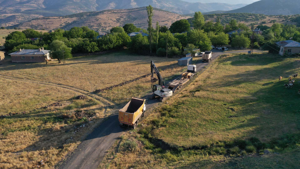 Bingöl depreminin hasarı gün ağarınca ortaya çıktı! Elazığ, Karakoçan'da birçok evde hasar oluştu 31