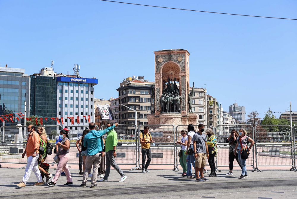 Sonunda o gün geldi: Sokağa çıkma yasağının olduğu son pazar günü! İşte İstanbul'da son durum... 2