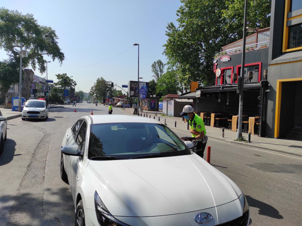 Sonunda o gün geldi: Sokağa çıkma yasağının olduğu son pazar günü! İşte İstanbul'da son durum... 4