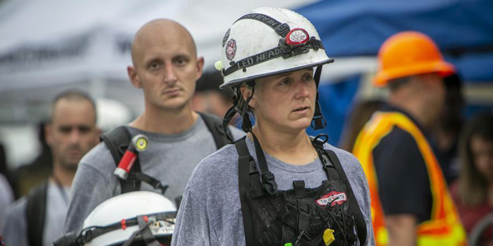 Florida'da çöken binada hayatını kaybedenlerin sayısı 20'ye yükseldi 7