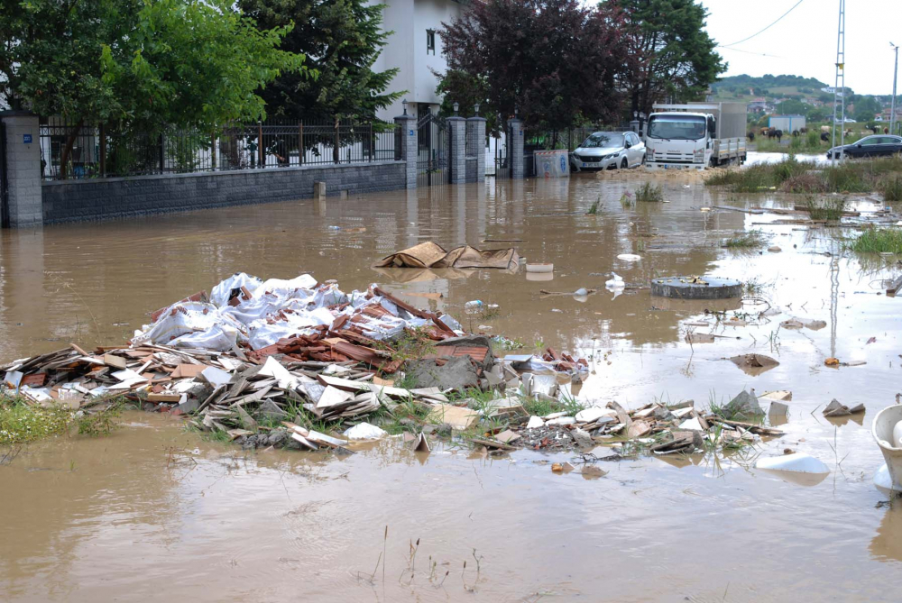 Sağanak yağışlar İstanbul Şile'de dereyi taşırdı! Mahalle sular altında kaldı, evleri ve işyerlerini su bastı 9