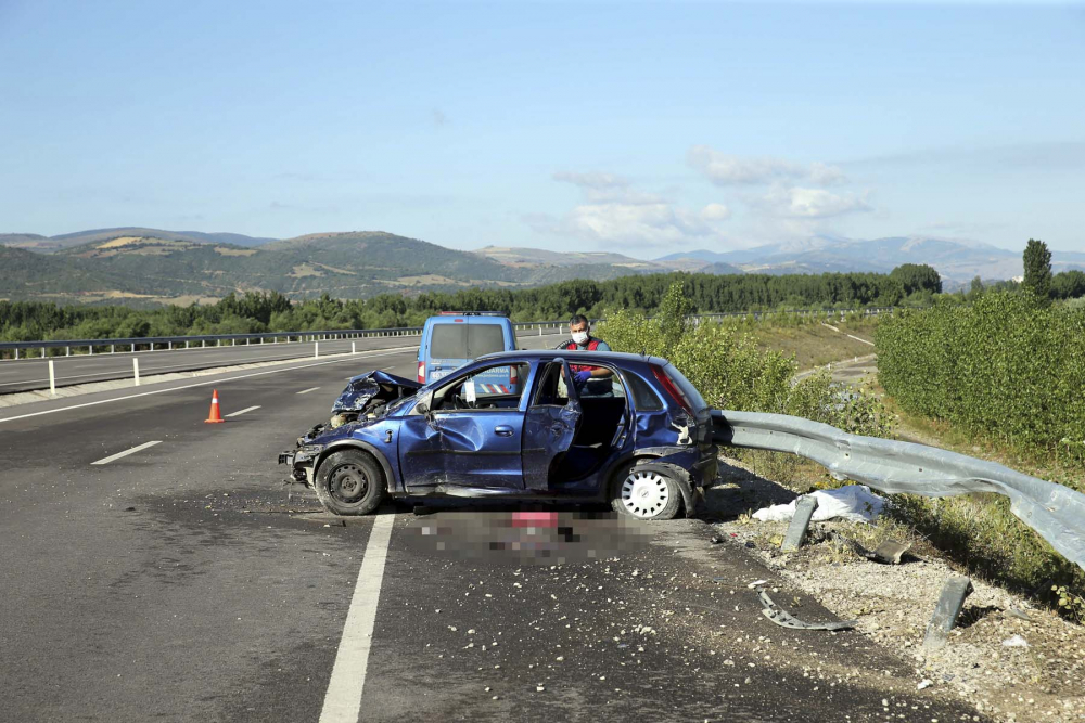 Tokat'ta feci kaza! Hamile kadın ve bir çocuk hayatını kaybetti, 4 kişi yaralandı 5