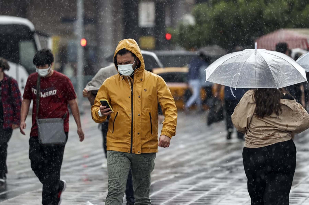 Şemsiyeniz yoksa sırılsıklam olacaksınız! Meteoroloji'den İstanbul ve birçok il için sağanak yağış uyarısı 2