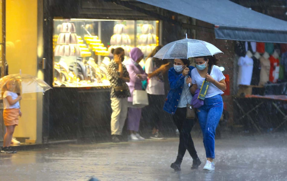 Şemsiyeniz yoksa sırılsıklam olacaksınız! Meteoroloji'den İstanbul ve birçok il için sağanak yağış uyarısı 4