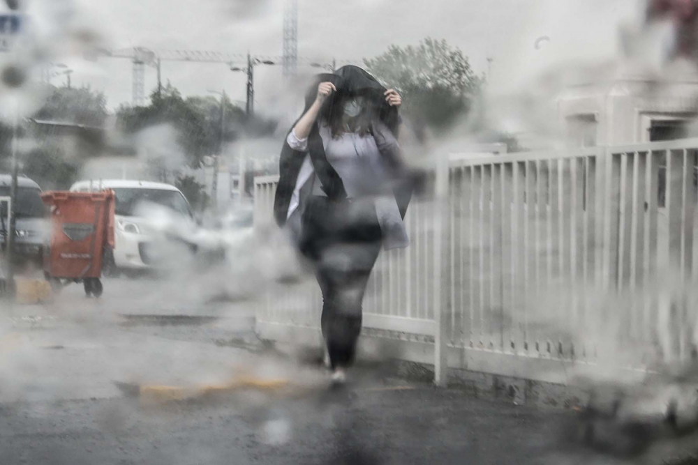 Şemsiyeniz yoksa sırılsıklam olacaksınız! Meteoroloji'den İstanbul ve birçok il için sağanak yağış uyarısı 8