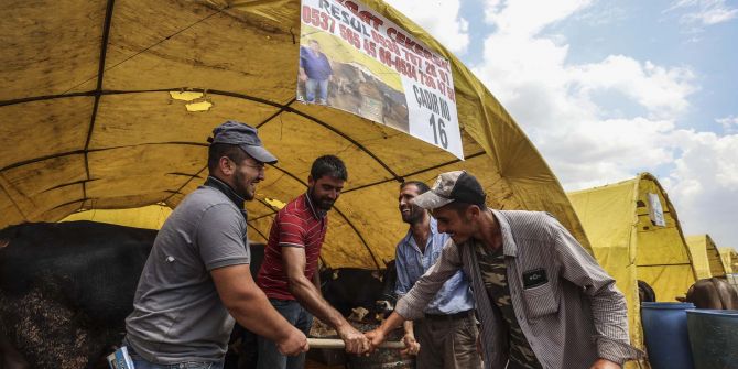 Bakanlıktan Kurban Bayramı kararı! Pazarlık yaparken el sıkmak yasaklandı