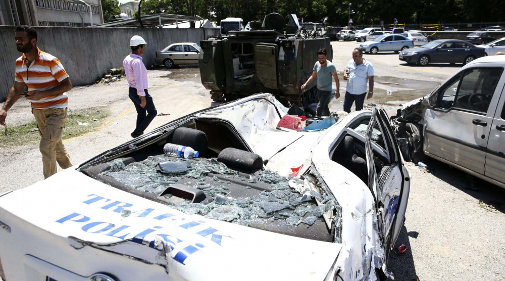 15 Temmuz 2016 darbe girişimi fotoğrafları | Hain kalkışmaya milletin dirayetli duruşu " dur" dedi 27