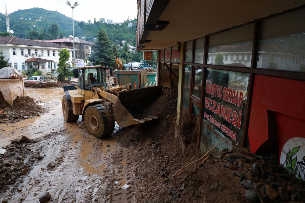 Rize'deki sel ve heyelanın bıraktığı hasar gün ağarınca ortaya çıktı! İşte son durumu gösteren fotoğraflar... 11