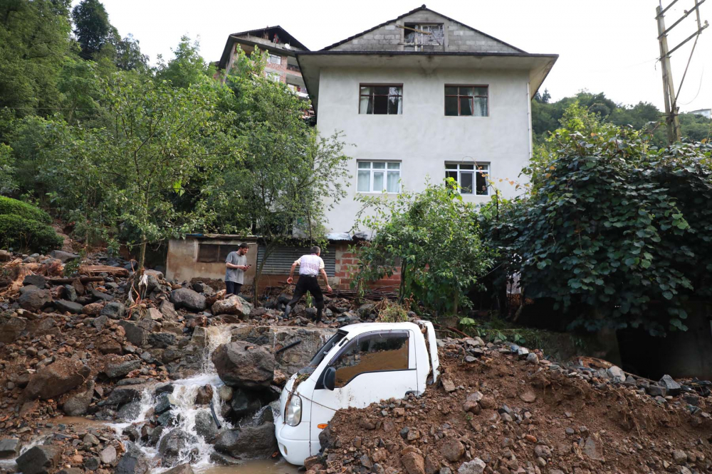 Rize'deki sel ve heyelanın bıraktığı hasar gün ağarınca ortaya çıktı! İşte son durumu gösteren fotoğraflar... 2