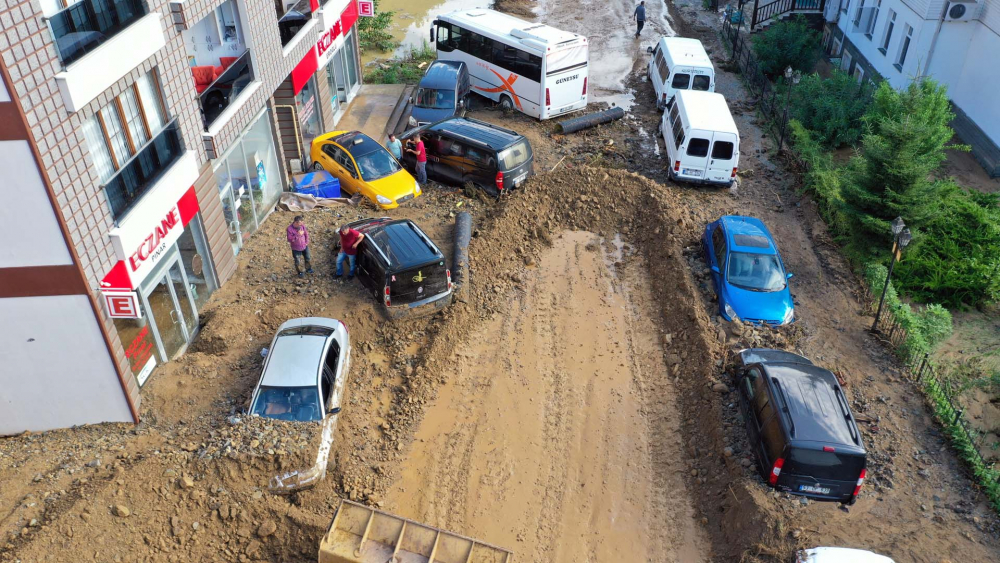 Rize'deki sel ve heyelanın bıraktığı hasar gün ağarınca ortaya çıktı! İşte son durumu gösteren fotoğraflar... 23