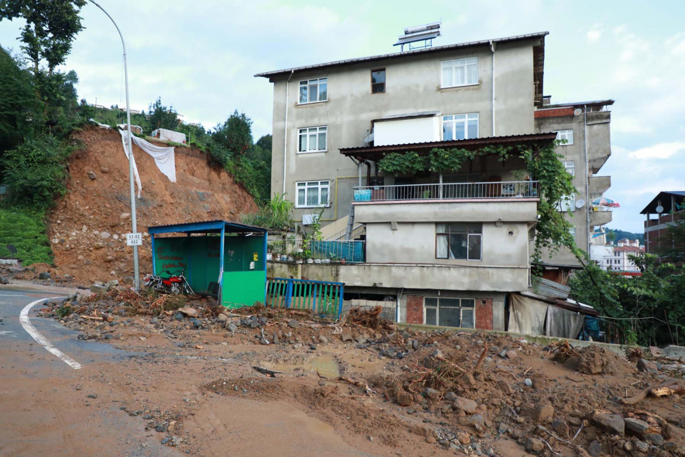 Rize'deki sel ve heyelanın bıraktığı hasar gün ağarınca ortaya çıktı! İşte son durumu gösteren fotoğraflar... 5