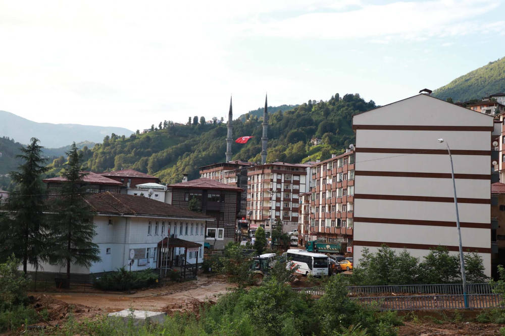 Rize'deki sel ve heyelanın bıraktığı hasar gün ağarınca ortaya çıktı! İşte son durumu gösteren fotoğraflar... 6