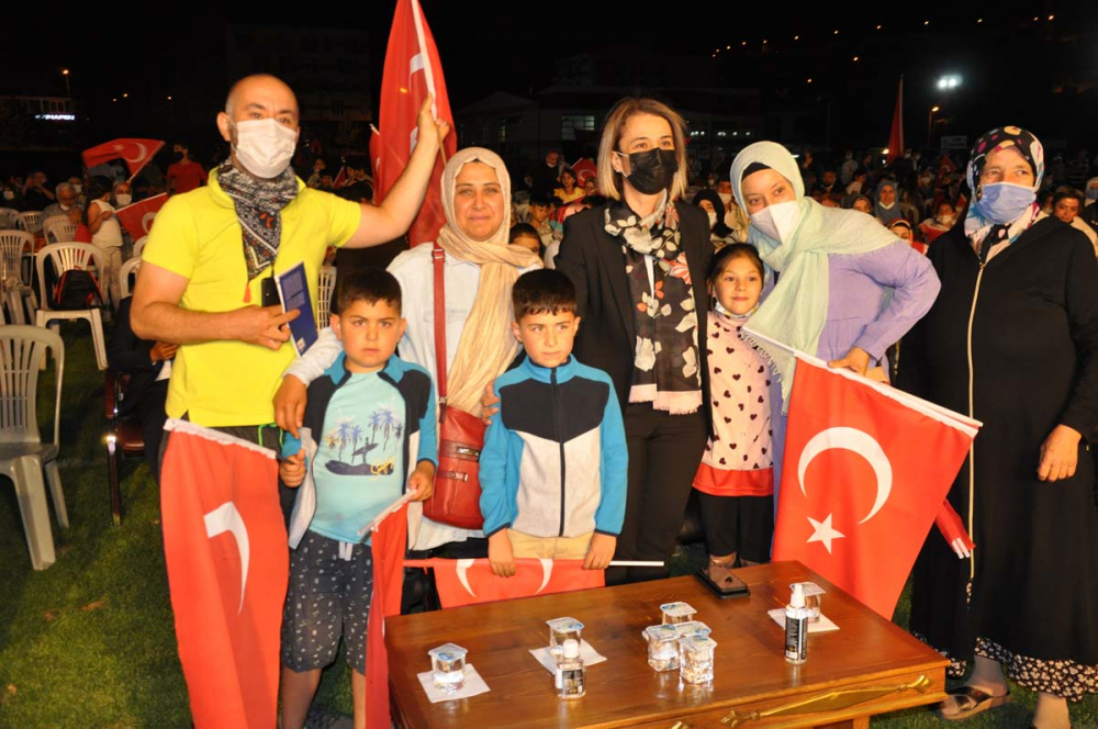 Milli irade tankları yendi! 15 Temmuz Demokrasi ve Milli Birlik Günü'nde yer gök inledi! İşte yurt genelinde 15 Temmuz anma etkinlikleri... 1