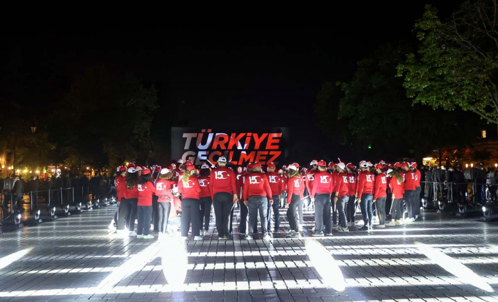 Milli irade tankları yendi! 15 Temmuz Demokrasi ve Milli Birlik Günü'nde yer gök inledi! İşte yurt genelinde 15 Temmuz anma etkinlikleri... 10