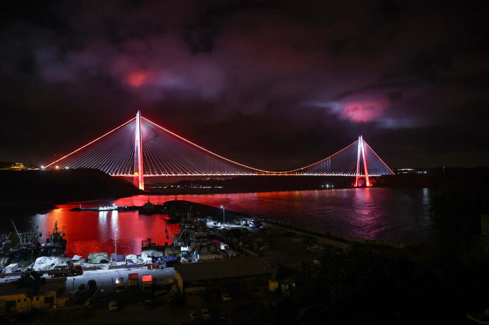 Milli irade tankları yendi! 15 Temmuz Demokrasi ve Milli Birlik Günü'nde yer gök inledi! İşte yurt genelinde 15 Temmuz anma etkinlikleri... 18