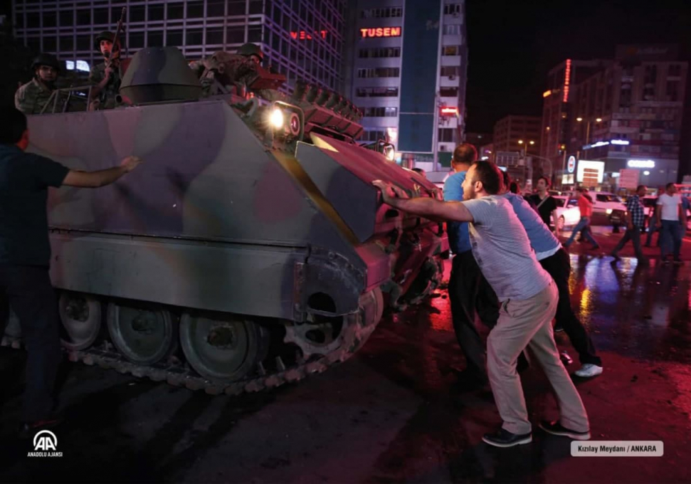 Milli irade tankları yendi! 15 Temmuz Demokrasi ve Milli Birlik Günü'nde yer gök inledi! İşte yurt genelinde 15 Temmuz anma etkinlikleri... 23