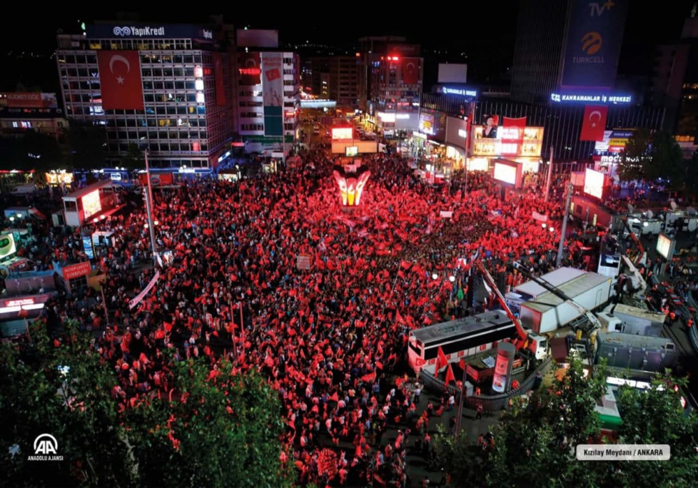 Milli irade tankları yendi! 15 Temmuz Demokrasi ve Milli Birlik Günü'nde yer gök inledi! İşte yurt genelinde 15 Temmuz anma etkinlikleri... 27