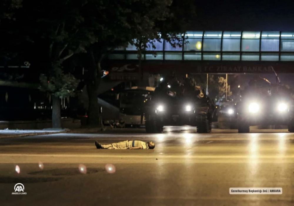 Milli irade tankları yendi! 15 Temmuz Demokrasi ve Milli Birlik Günü'nde yer gök inledi! İşte yurt genelinde 15 Temmuz anma etkinlikleri... 32