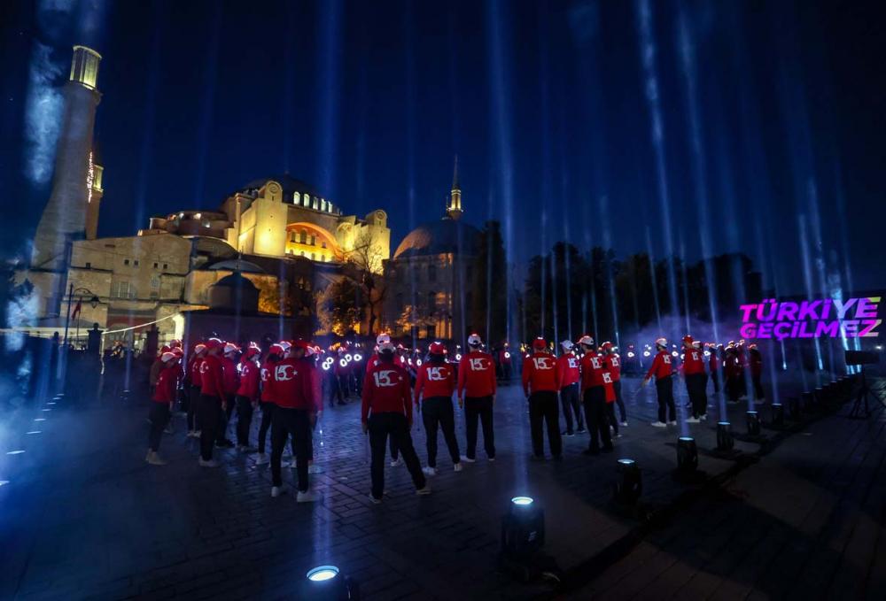 Milli irade tankları yendi! 15 Temmuz Demokrasi ve Milli Birlik Günü'nde yer gök inledi! İşte yurt genelinde 15 Temmuz anma etkinlikleri... 9