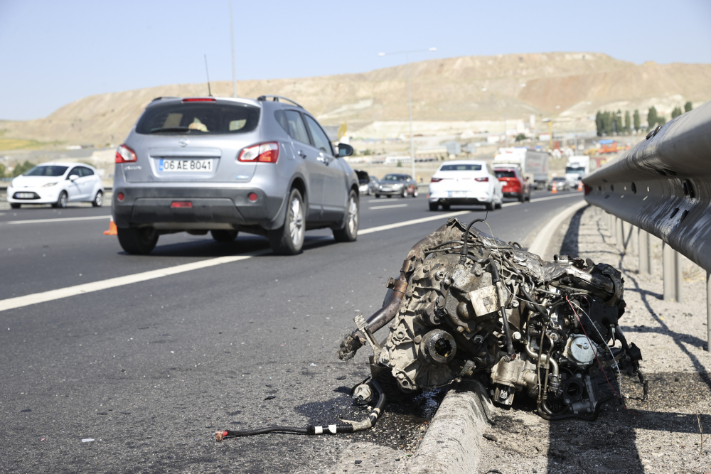 Ankara'da zincirleme kaza! Yol savaş alanına döndü: 17 kişi yaralandı 4