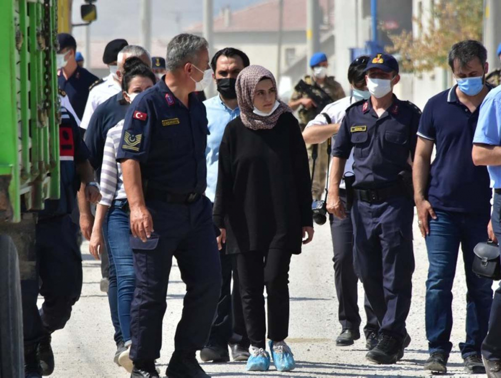 Büşra Büyükşen, Anne ve babasının katillerinin bulunmasının ardından ilk kez konuştu: Hakkımı helal etmiyorum! 12