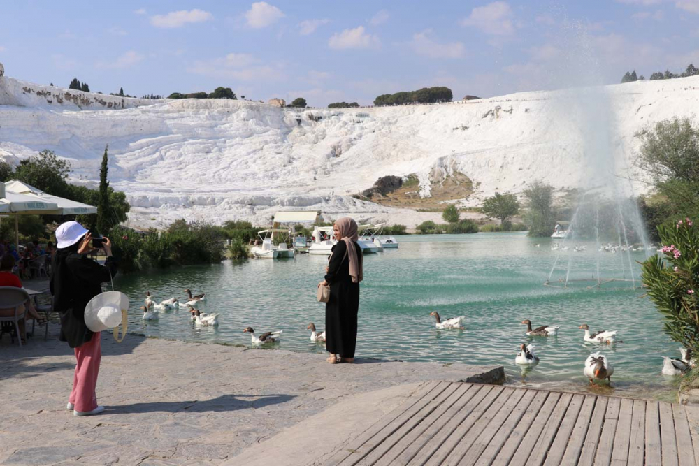 Tatilciler soluğu orada aldı! Pamukkale, salgın sonrası ziyaretçi rekoru kırdı 4