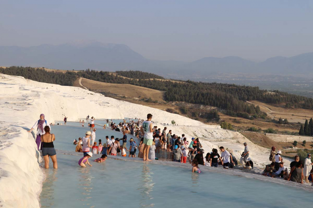 Tatilciler soluğu orada aldı! Pamukkale, salgın sonrası ziyaretçi rekoru kırdı 9