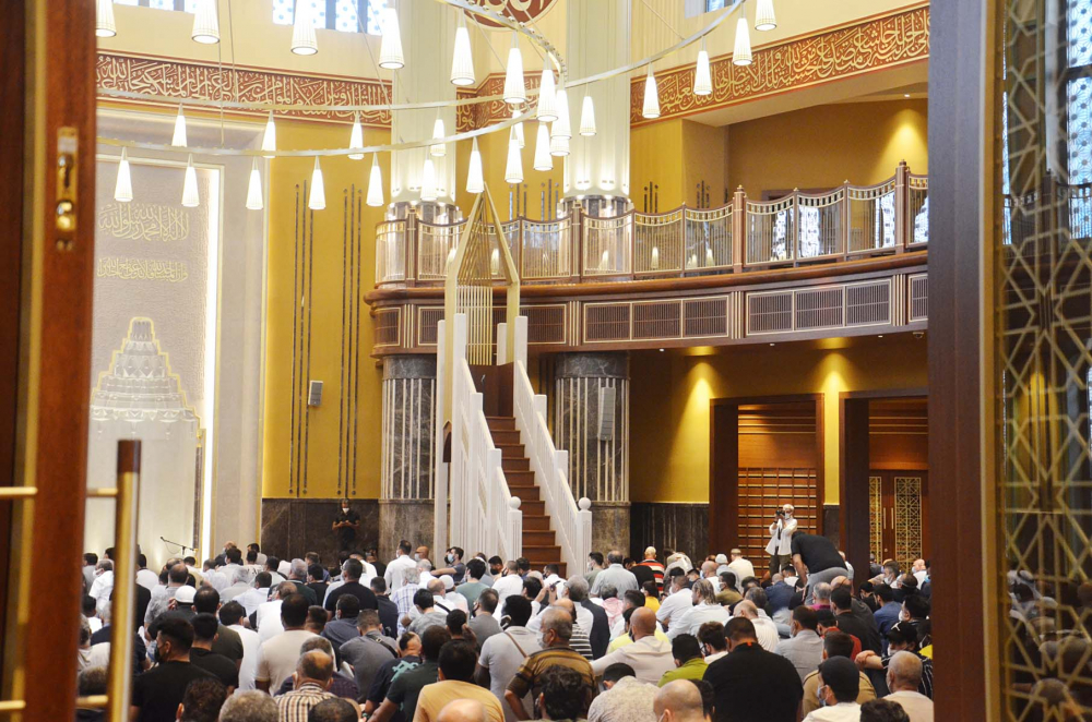 Taksim Camii'nde ilk bayram namazı heyecanı! Vatandaşlar akın etti 1