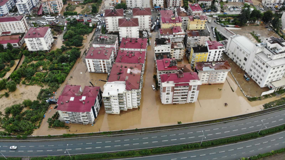 Önüne kattığı her şeyi sürükledi! Selin vurduğu Artvin'de felaketin boyutları gözler önüne serildi 14