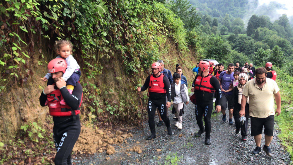 Önüne kattığı her şeyi sürükledi! Selin vurduğu Artvin'de felaketin boyutları gözler önüne serildi 19