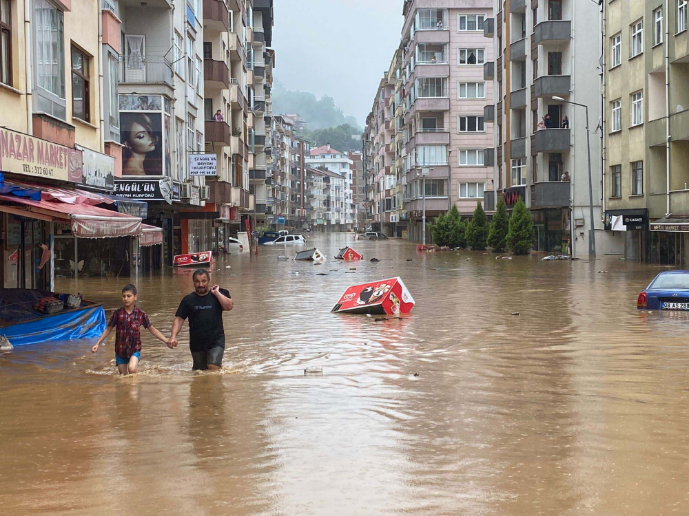 Önüne kattığı her şeyi sürükledi! Selin vurduğu Artvin'de felaketin boyutları gözler önüne serildi 2